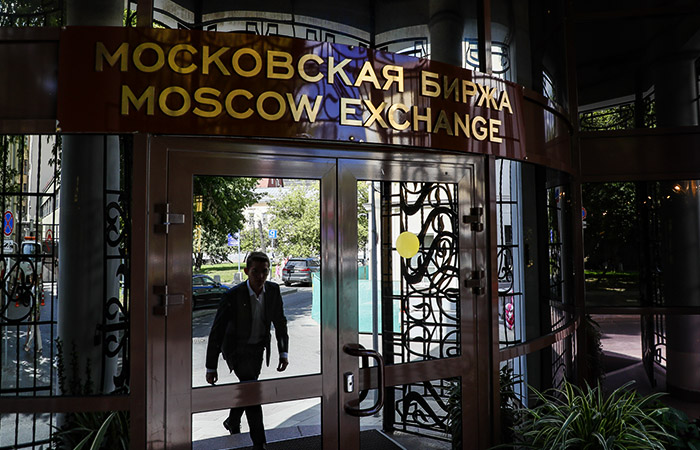 Индекс МосБиржи превысил 2200 пунктов впервые с 22 сентября