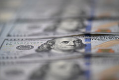 Долларовый индекс резко упал в четверг после данных об инфляции в США