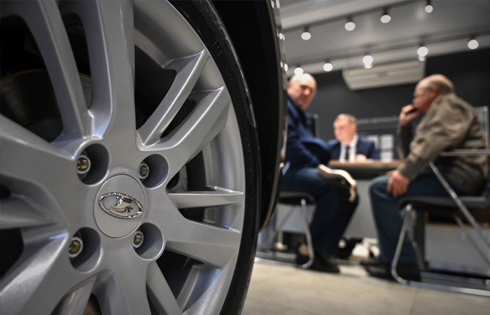 Путин поддержал выдачу льготных автокредитов военным и служившим пенсионерам