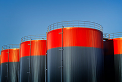 Европа пытается экономить газ из хранилищ на фоне возвращения погоды к многолетней норме