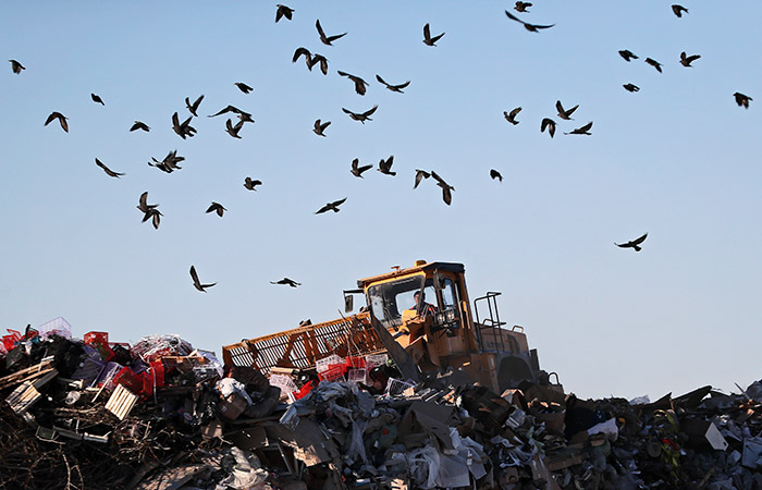 Жильцам многоквартирных домов сократят счета за вывоз мусора в случае отъезда
