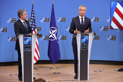 Блинкен и Столтенберг обсудили подготовку к встрече глав МИД стран НАТО