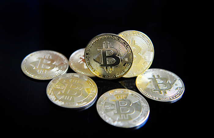 Биткойн упал до минимума за два года на фоне банкротства биржи FTX