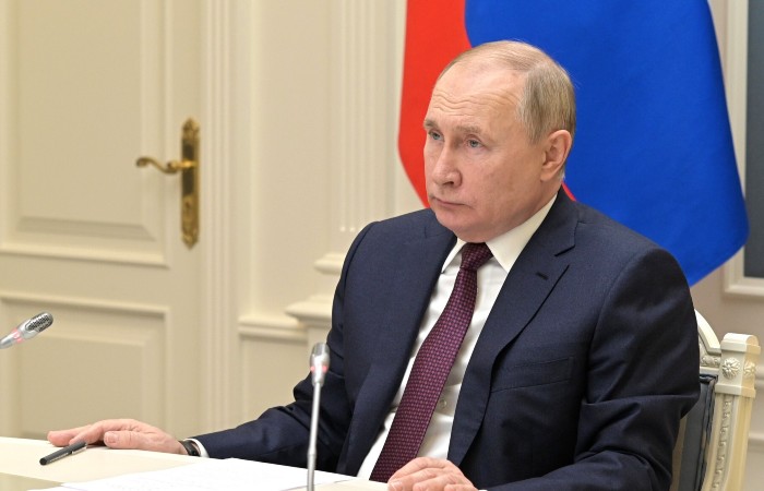 Путин заявил, что сфера ОПК должна оставаться приоритетной для "Ростеха"