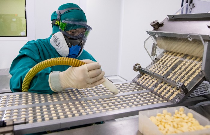 В РФ утвержден упрощенный порядок лицензирования производства лекарств на постоянной основе