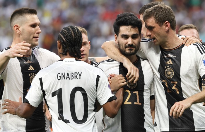 Германия после поражения от Японии играет с Испанией. Онлайн
