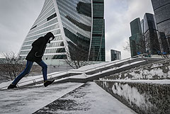 В РФ за сутки коронавирусом заболели 6 598 человек