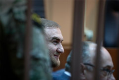 Гособвинение запросило пожизненные сроки для экс-сенатора Арашукова и его отца