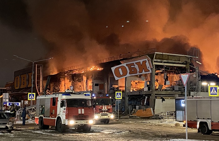 Площадь пожара в торговом центре "Мега Химки" увеличилась до почти 15 тыс. кв. м.