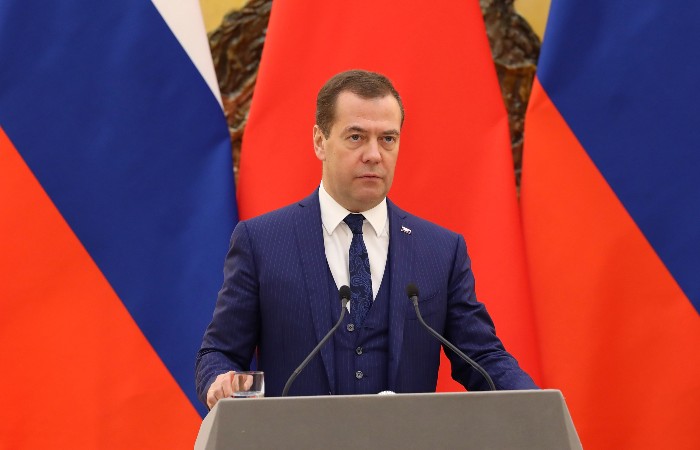 Медведев заявил о наращивании в России производства наиболее мощных средств поражения