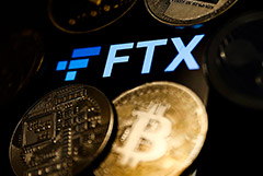 Глава обанкротившейся криптовалютной биржи FTX задержан на Багамах