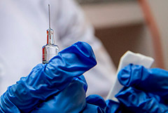 В РФ прививку от гриппа сделало около половины населения, прививочная кампания завершена