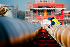 "Газпром" сравнил развитие в ЕС новых терминалов СПГ с покупкой стаканов вместо воды