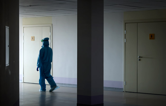 Попова заявила, что "омикрон" переломил ситуацию с распространением COVID-19