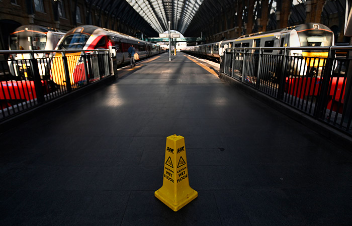 Франция готовится к перебоям в работе поездов из-за забастовок перед Рождеством