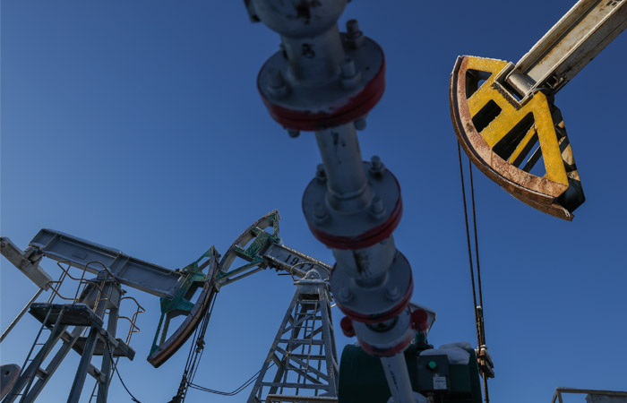 Цены на нефть стабильны после роста накануне