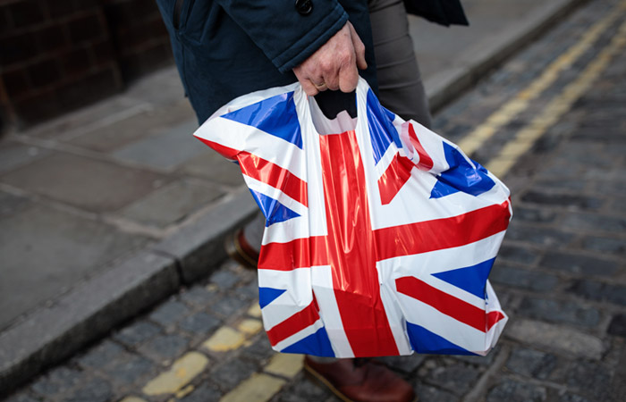 Инвесторы за год вывели рекордные $26,3 млрд из британских фондов акций