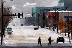 Тысячи рейсов отменены в США из-за снежной бури и холодов