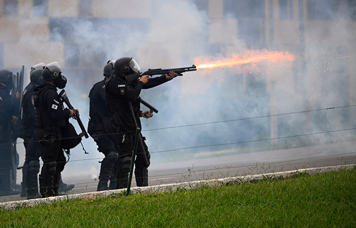 Бразильские спецслужбы ликвидировали стихийный лагерь оппозиции у штаба вооруженных сил