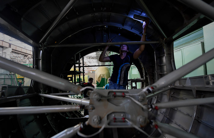 Путин потребовал от Мантурова за месяц обеспечить заключение контрактов с авиапроизводителями