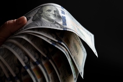 Долги американских домохозяйств выросли в 2022 году на 7,65% и превысили $16 трлн