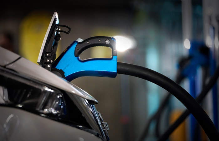 Глобальные продажи электромобилей подскочили почти на 70% в 2022 году