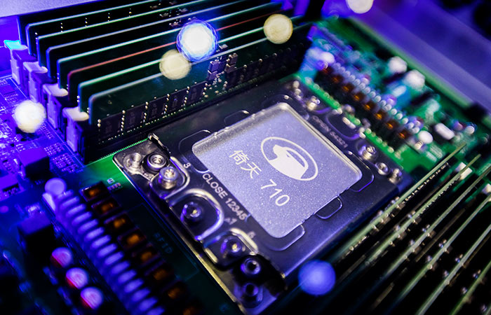 Япония и Нидерланды готовы ограничить доступ Китая к оборудованию для выпуска чипов