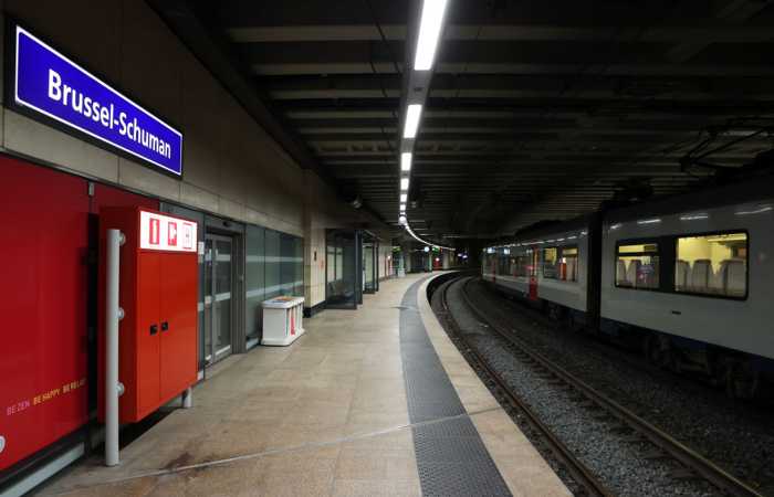 Трое пострадали при нападении на пассажиров в метро Брюсселя