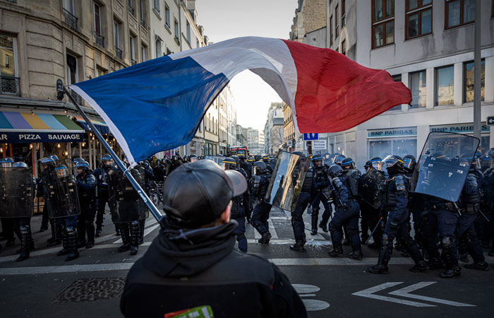 Более 1 млн человек ожидают на акциях протеста во вторник во Франции