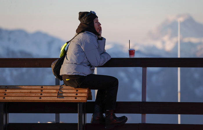 Туристы активно бронируют горные курорты Сочи на 23 февраля, несмотря на дефицит снега