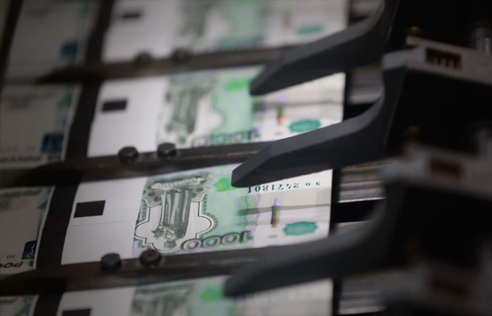 Продажи валюты по бюджетному правилу почти утроятся на фоне роста недополученных доходов