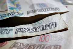 Рубль утром стабилен относительно доллара и юаня на фоне неоднозначной внешней конъюнктуры