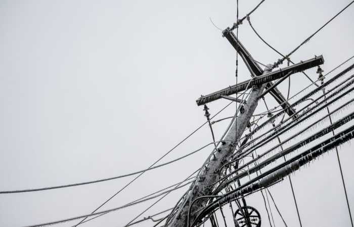 Не менее десяти человек стали жертвами ледяного шторма на юге США