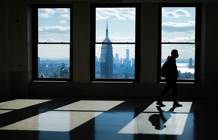 Рост числа рабочих мест в США в январе почти в три раза превзошел прогноз