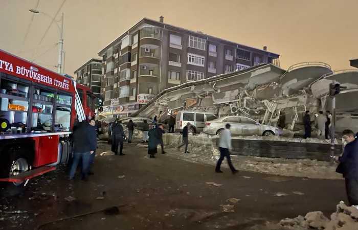 Землетрясение магнитудой 7,6 произошло в Турции