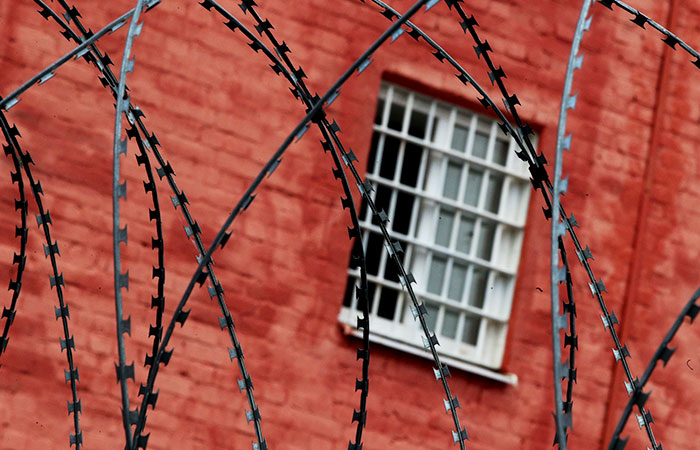 Президент РФ подписал закон о сборе геномной информации у подозреваемых и обвиняемых