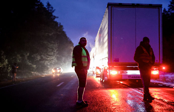 Дума приняла поправки о резервировании времени пересечения госграницы для грузовиков