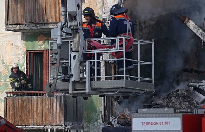 До шести увеличилось количество жертв взрыва и обрушения дома в Новосибирске