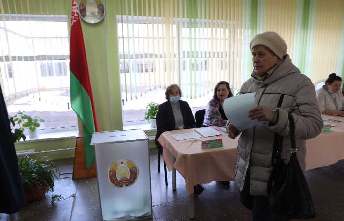 ЦИК Белоруссии назвал главной задачей организацию избирательного процесса в соответствии с законодательством