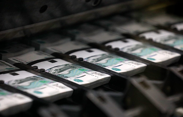 Россия будет исполнять обязательства по ранее выданным валютным госгарантиям в рублях