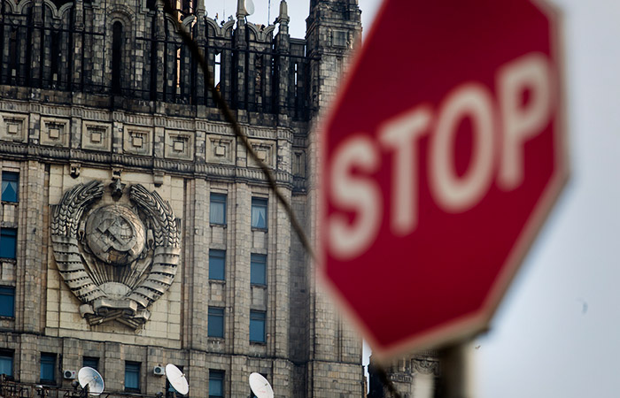 Указ "О мерах по реализации внешнеполитического курса РФ" признан утратившим силу