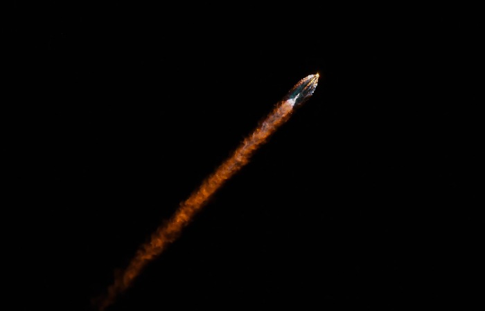 SpaceX       - Starlink