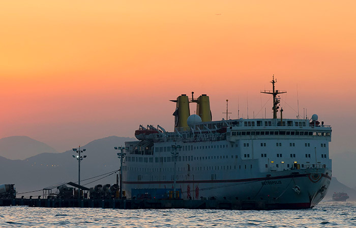 Экспорт из Гонконга рухнул в январе на рекордные с 1953 года 36,7%