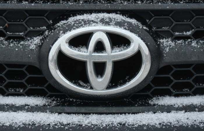 Toyota отзывает в РФ 22,7 тыс. седанов Avensis из-за проблем с подушками безопасности