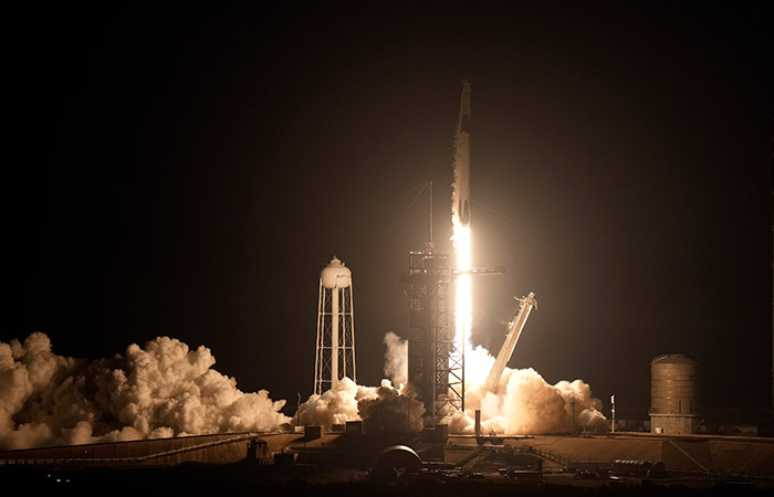 Crew Dragon с космонавтом "Роскосмоса" на борту состыковался с МКС