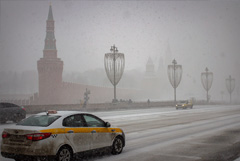 Рекордные с начала зимнего сезона сугробы зафиксированы в Москве