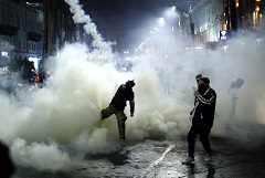 Митингующие в Тбилиси требуют отставки правительства