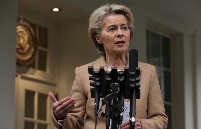 Байден и фон дер Ляйен пообещали продолжить введение антироссийских санкций