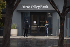 Крах Silicon Valley Bank выявил риски для сектора, привел к пересмотру прогнозов для ставки ФРС. Обзор