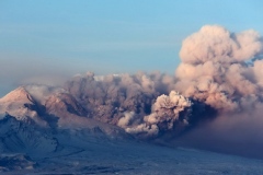 Пепел вулкана Шивелуч присыпал камчатский райцентр